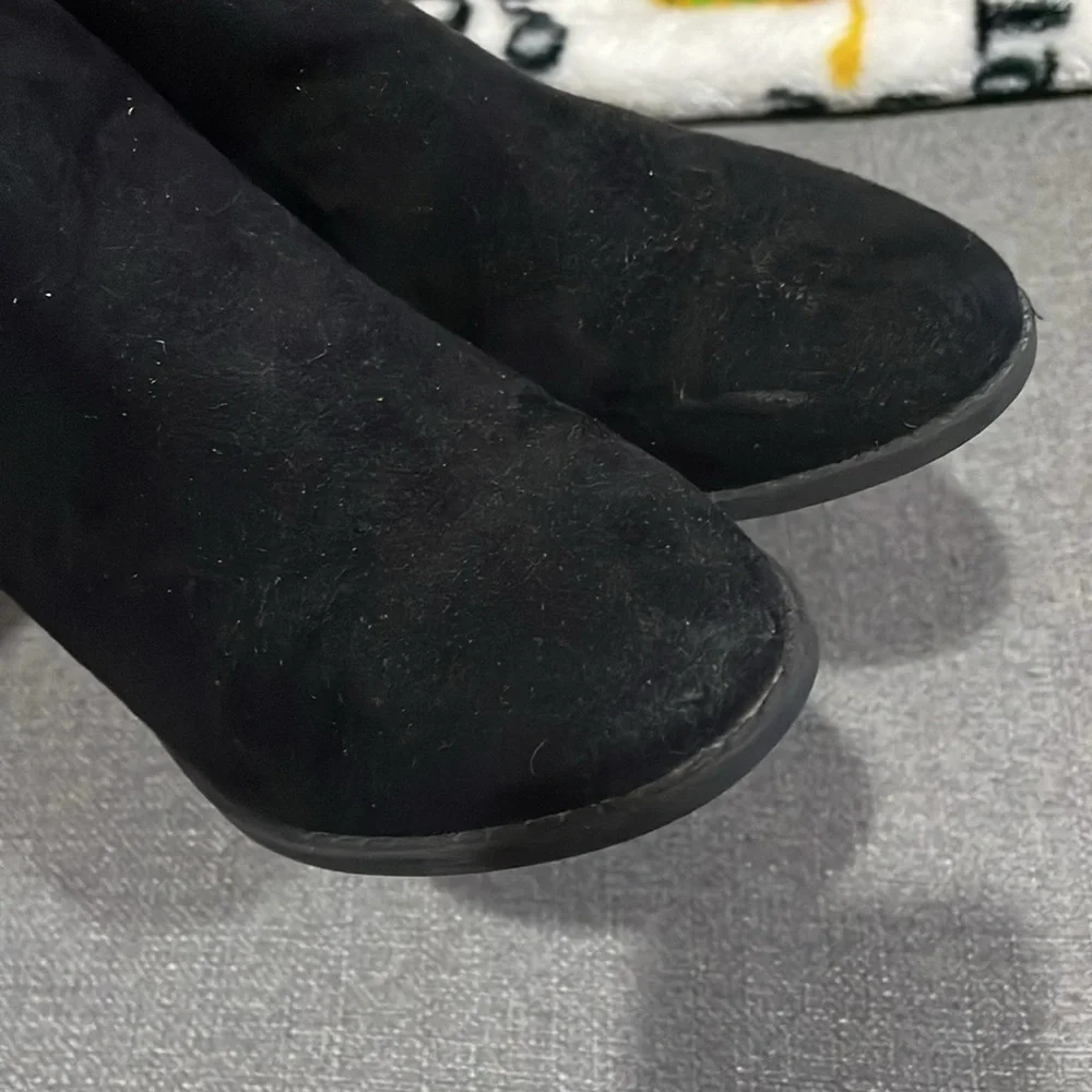 Old Navy Pointy Black Ankle Boots